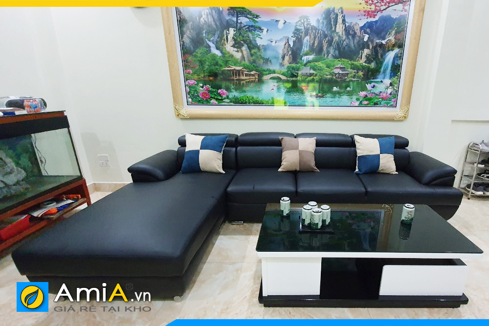 Hình ảnh bộ ghế sofa da 094 (kích thước lớn hơn) cùng bàn trà, tranh treo tường...do AmiA cung cấp.